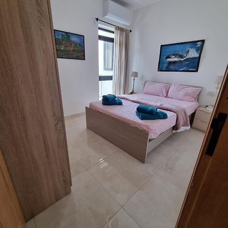Modern Three Bedroom Apartment In Center Bugibba St. Paul's Bay Exterior foto